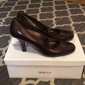 Style & co. Brown patent pumps